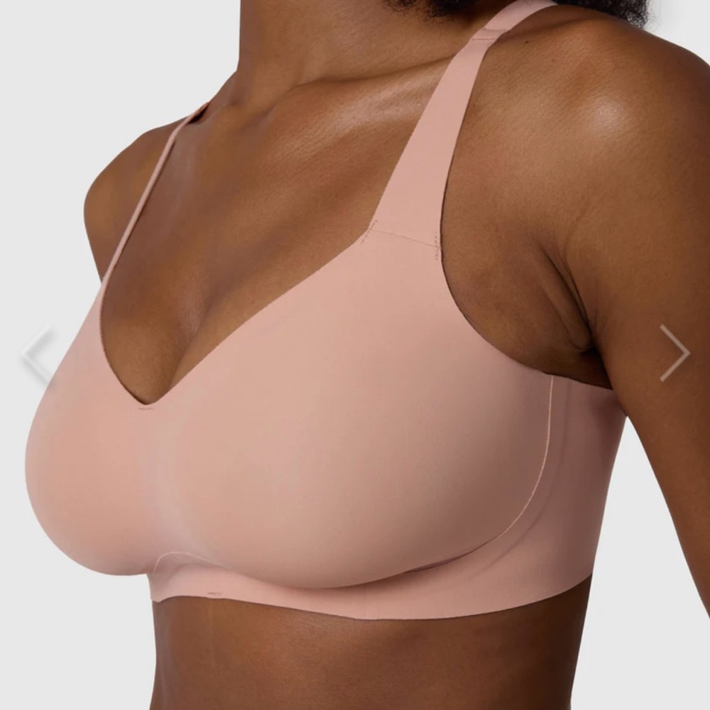 Evelyn & Bobbie The Beyond Bra in Himalayan salt. 
NWOT